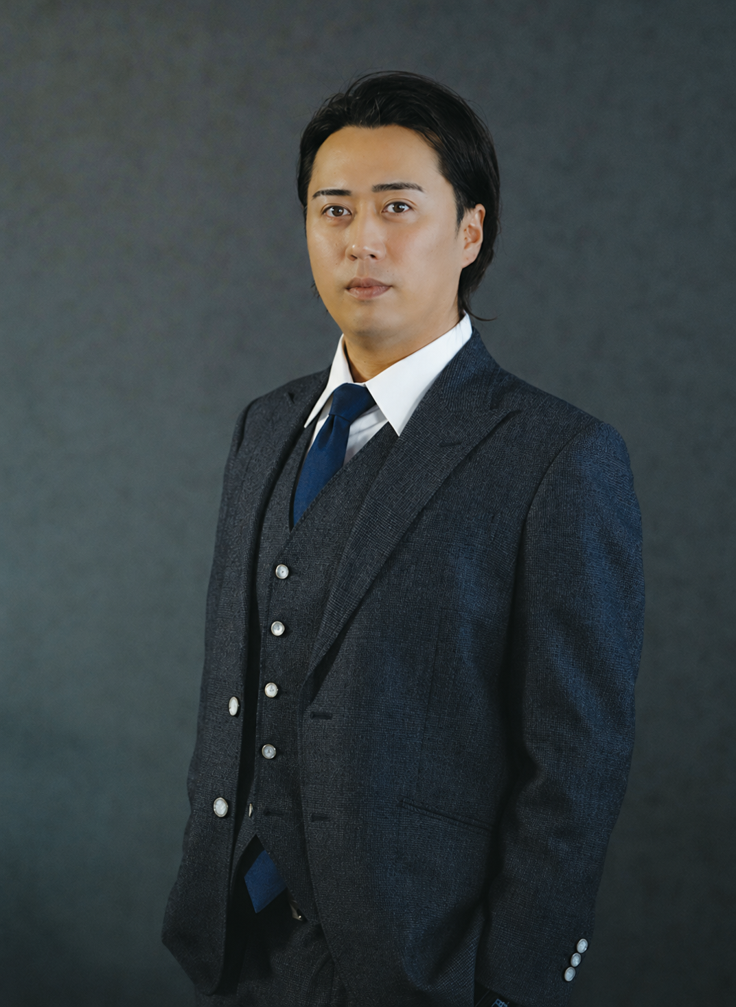 代表として企業の経営を担う男性の写真